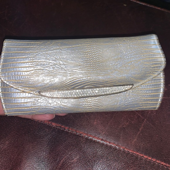 Judith Leiber Handbags - Judith Leiber crystallized clutch🥳🥳❌❌